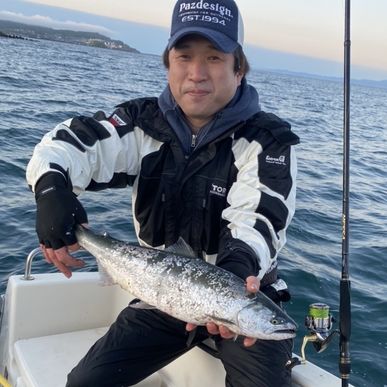 北海道噴火湾でサクラマス釣りツアー 21年6月スタッフ同行ビックトラウト 釣りを楽しめるツアーはビックトラウトがご案内いたします